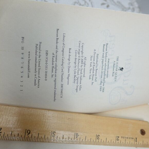 The Sugar Queen Sarah Addison Allen 2009 Trade Paperback Bantam Books - Picture 2 of 8